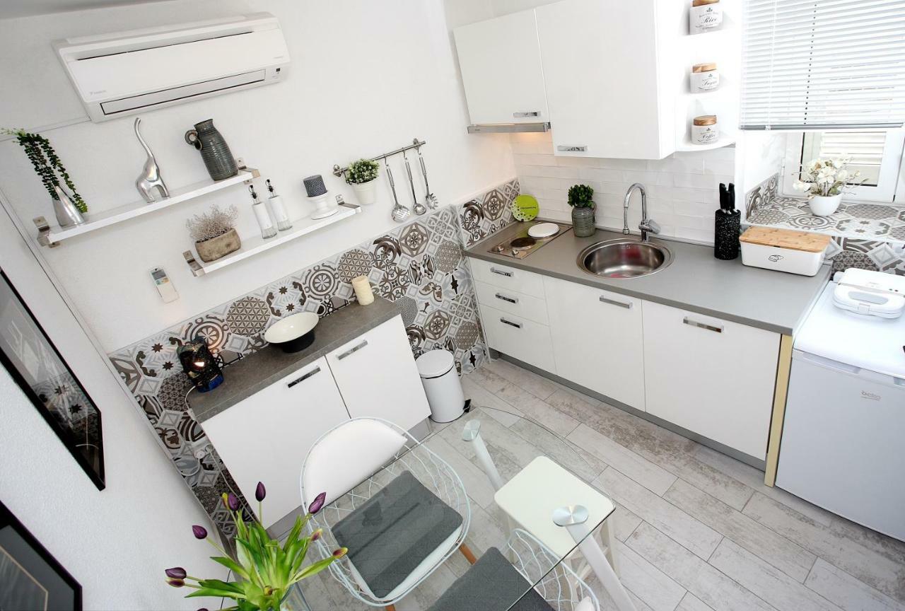 פרימוסטן Charming Seaside Apartment מראה חיצוני תמונה